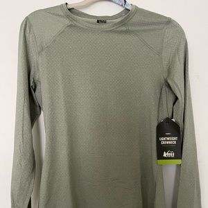 Lightweight crewneck, never used